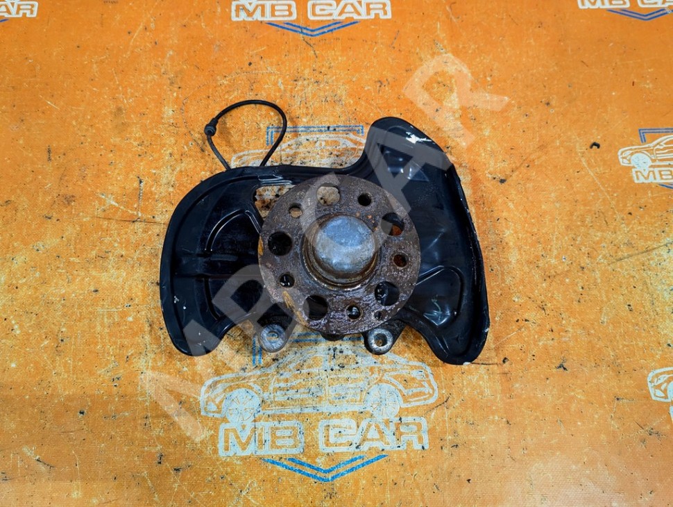 Кулак поворотный передний правый MERCEDES-BENZ C-класс W204/S204 (2006 - 2011) фото 1 — Разборка Мерседес