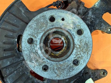 Кулак поворотный передний правый MERCEDES-BENZ M-класс W163 (1997 - 2001) — Разборка Мерседес