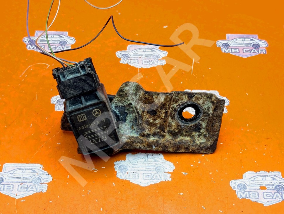 Датчик уровня пола MERCEDES-BENZ S-класс W220 (1998 - 2005) фото 1 &mdash; Разборка Мерседес