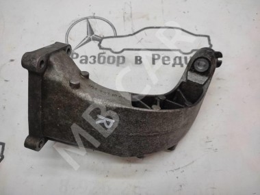 Лапа правая MERCEDES-BENZ E-класс W210/S210 (1995 - 1999) — Разборка Мерседес