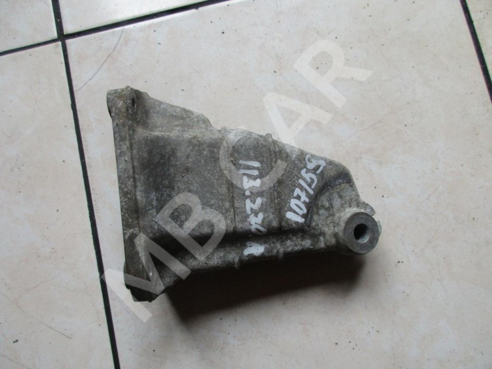 Лапа правая MERCEDES-BENZ S-класс W220 (1998 - 2005) фото 1 — Разборка Мерседес