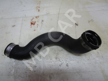 Патрубок интеркулера MERCEDES-BENZ E-класс W212/S212/C207/A207 (2009 - 2013) — Разборка Мерседес