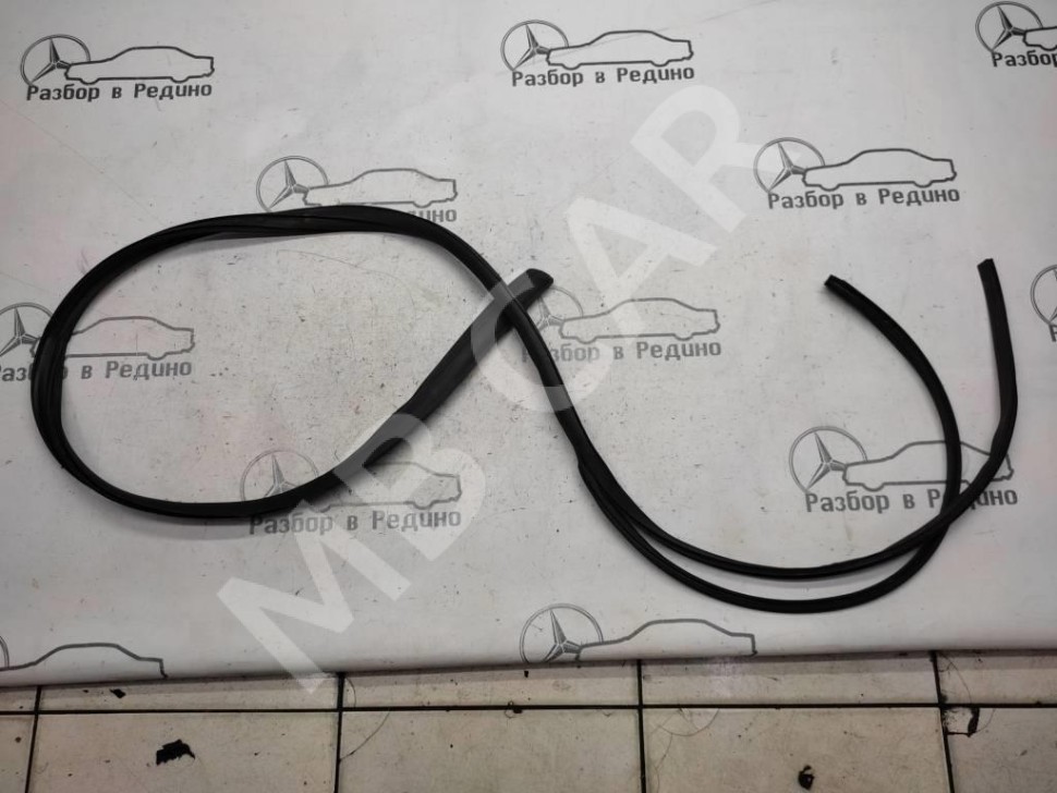 Уплотнитель крыши MERCEDES-BENZ S-класс W220 рестайлинг (2002 - 2005) фото 1 — Разборка Мерседес