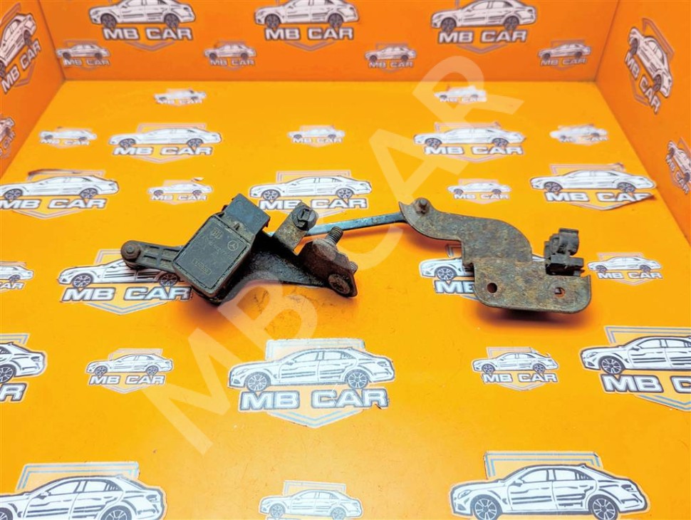 Датчик уровня пола MERCEDES-BENZ E-класс W210/S210 (1995 - 1999) фото 1 — Разборка Мерседес