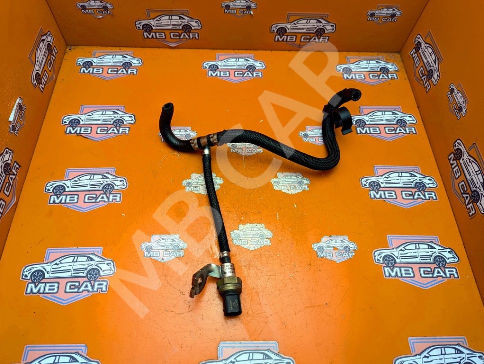 Шланг топливный MERCEDES-BENZ C-класс W204/S204 (2006 - 2011) фото 1 — Разборка Мерседес