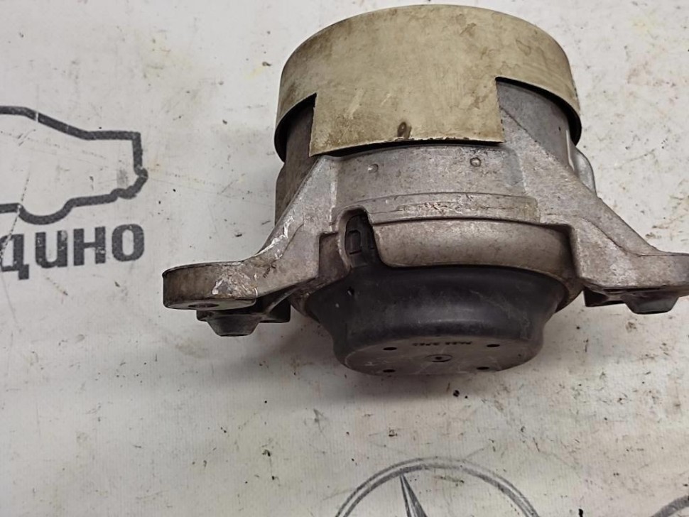 Опора двигателя Mercedes-Benz C-Class 13-21 / E-Class 16-23