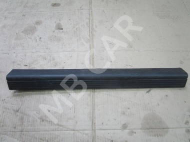 Накладка порога внутренняя MERCEDES-BENZ C-класс W204/S204 (2006 - 2011) — Разборка Мерседес