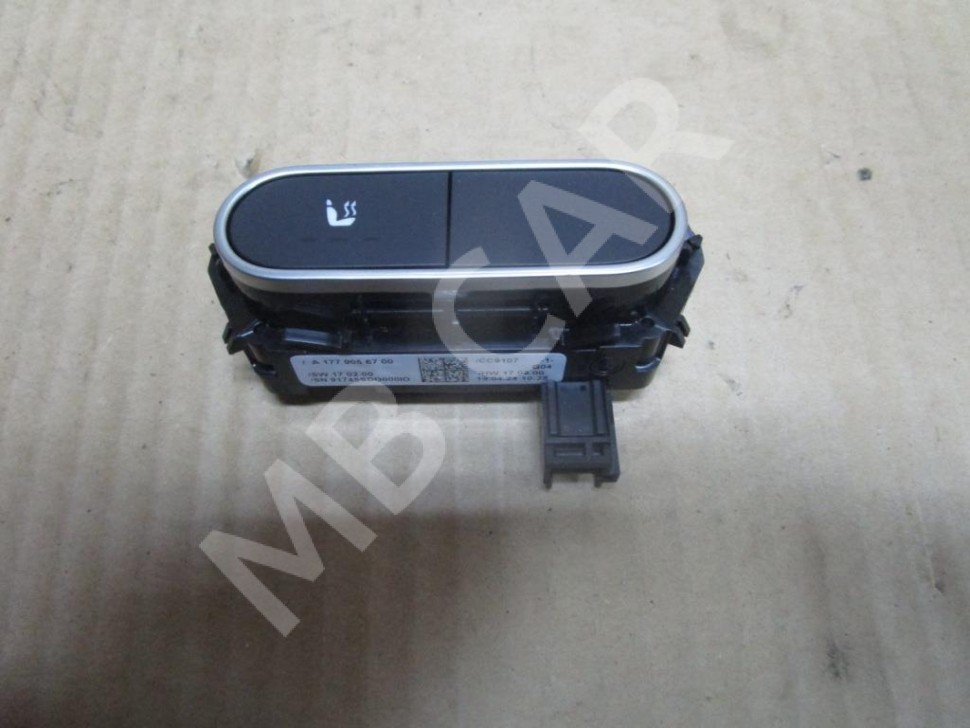 Кнопка обогрева сидений MERCEDES-BENZ A-класс AMG W177 (2019 - 2023) фото 1 — Разборка Мерседес