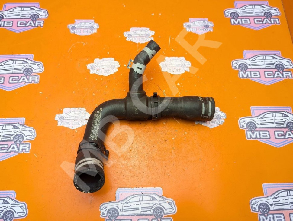 Патрубок ОЖ MERCEDES-BENZ C-класс W204/S204 (2006 - 2011) фото 1 &mdash; Разборка Мерседес