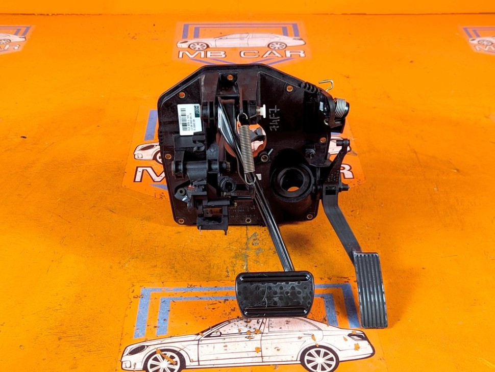 Педальный узел MERCEDES-BENZ A-класс W168 рестайлинг (2001 - 2004) A 210 2.1 AT (140 л.с.) фото 1 &mdash; Разборка Мерседес