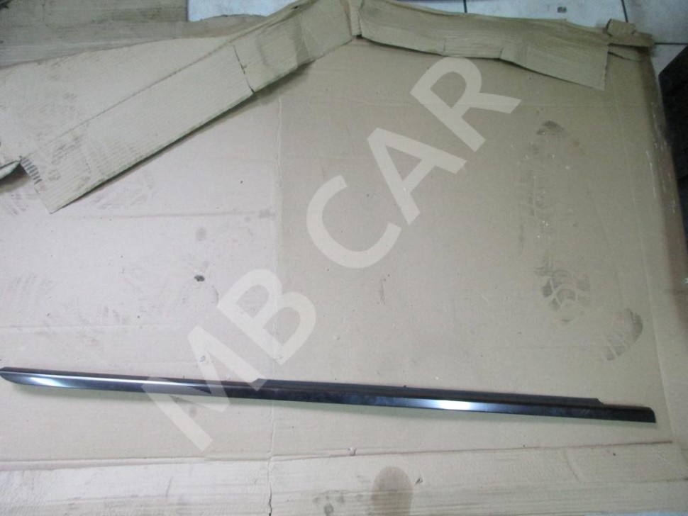 Молдинг стекла двери MERCEDES-BENZ E-класс W211/S211 (2002 - 2006) фото 1 — Разборка Мерседес
