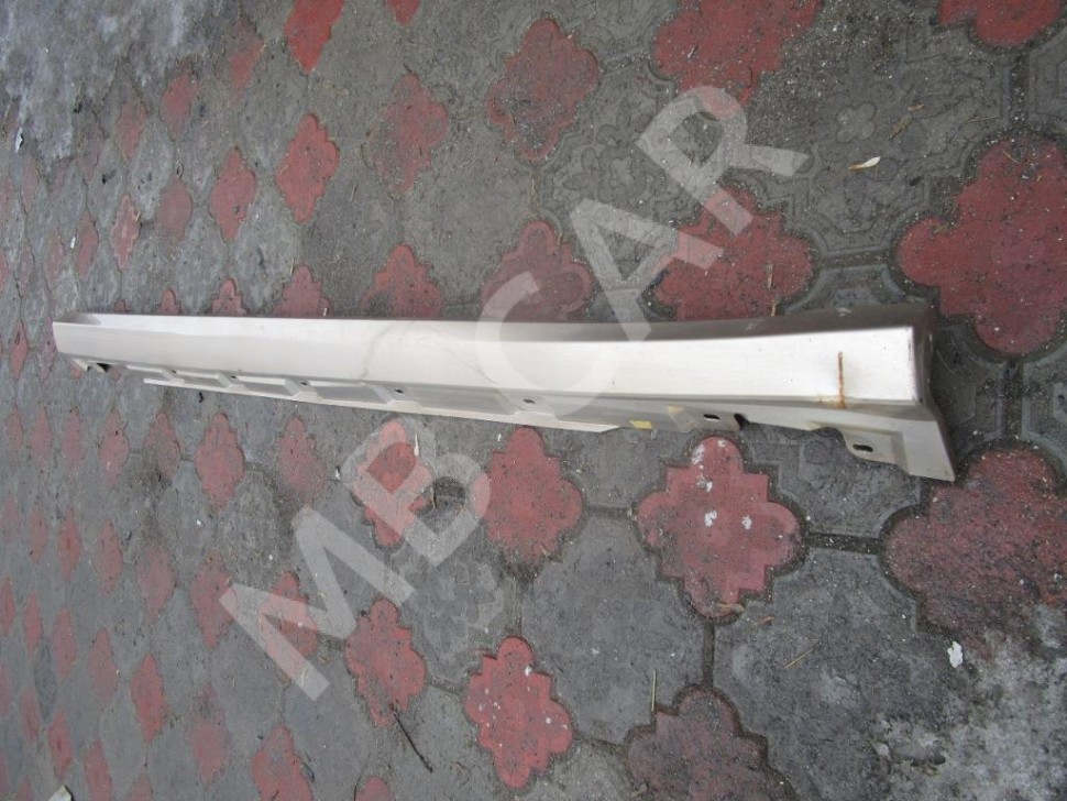 Порог пластиковый левый MERCEDES-BENZ R-класс W251 (2005 - 2007) фото 1 &mdash; Разборка Мерседес