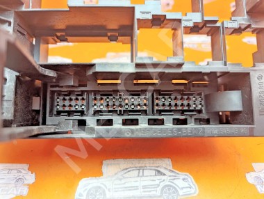 Корпус блока предохранителей MERCEDES-BENZ C-класс W202/S202 (1993 - 1997) &mdash; Разборка Мерседес