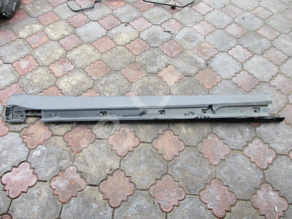 Порог пластиковый правый MERCEDES-BENZ M-класс W164 (2005 - 2008) фото 1 — Разборка Мерседес