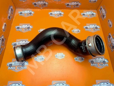Патрубок интеркулера MERCEDES-BENZ C-класс W203/S203/CL203 (2000 - 2004) — Разборка Мерседес