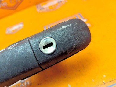 Ручка двери наружняя MERCEDES-BENZ V-класс W638/W639 (1996 - 2003) V 220 2.1 D AT (122 л.с.) &mdash; Разборка Мерседес