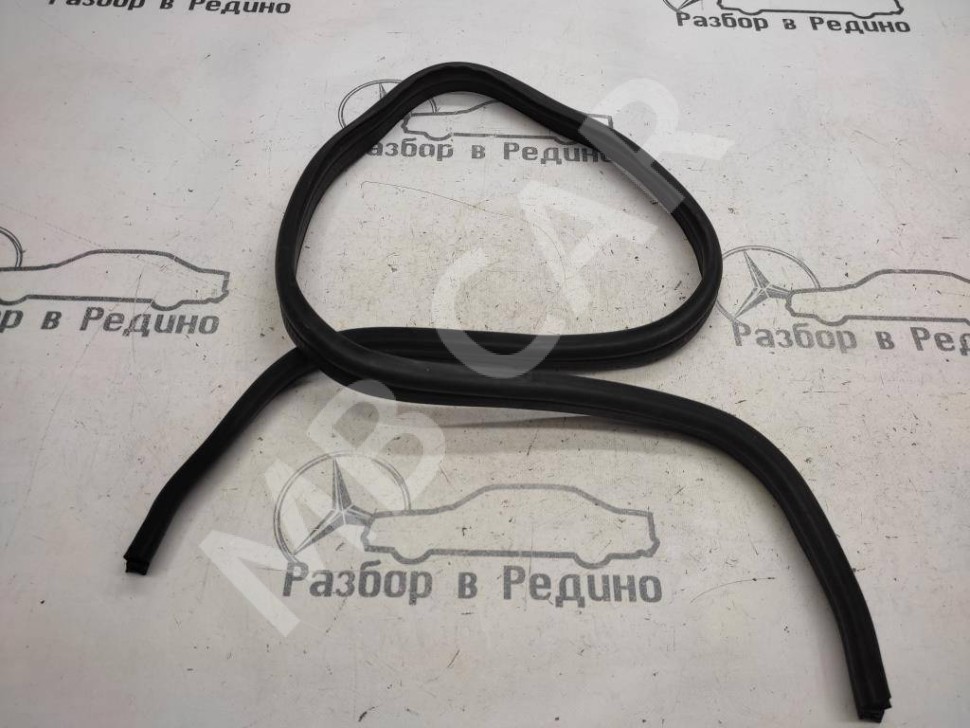 Уплотнитель моторного отсека MERCEDES-BENZ CLS-класс C219 (2004 - 2008) фото 1 — Разборка Мерседес