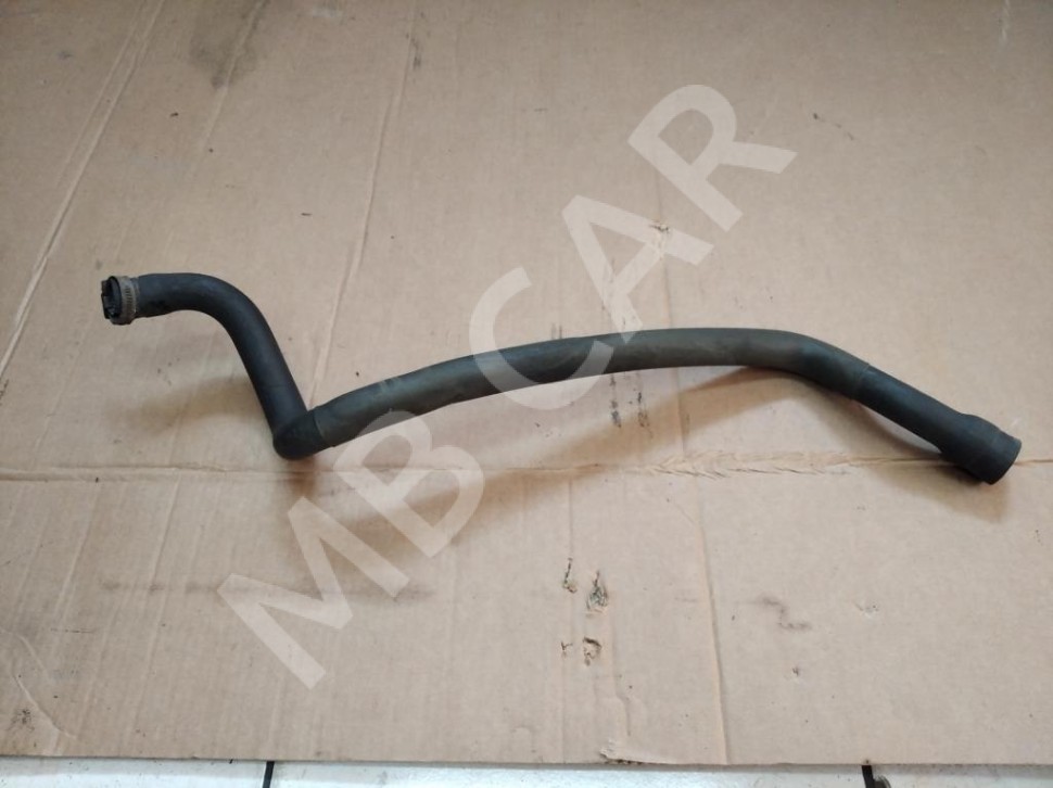 Патрубок ОЖ MERCEDES-BENZ E-класс W124/S124/C124/A124 (1984 - 1997) фото 1 — Разборка Мерседес