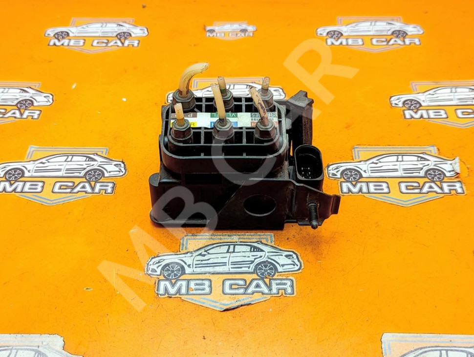 Блок клапанов пневмоподвески MERCEDES-BENZ R-класс W251 (2005 - 2007) фото 1 &mdash; Разборка Мерседес