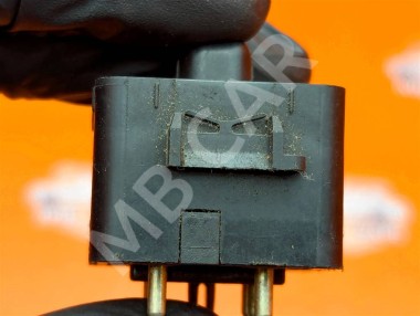 Кнопка регулировки зеркал MERCEDES-BENZ W124 W124/S124/C124/A124 (1984 - 1993) — Разборка Мерседес