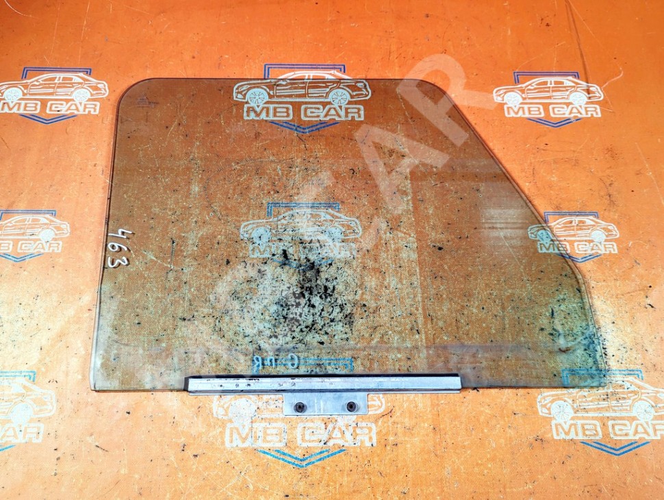 Стекло переднее правое MERCEDES-BENZ G-класс W463 (1990 - 2006) фото 1 — Разборка Мерседес