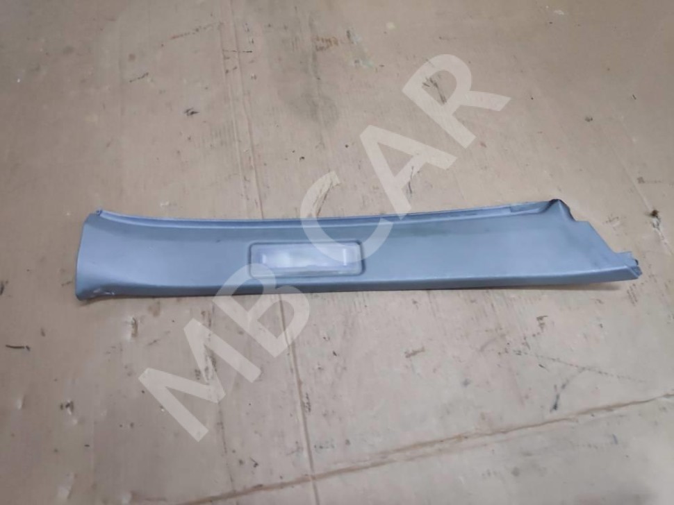 Накладка задней стойки MERCEDES-BENZ E-класс W124/S124/C124/A124 (1984 - 1997) фото 1 — Разборка Мерседес