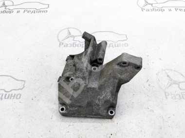 Кронштейн компрессора кондиционера MERCEDES-BENZ W124 W124/S124/C124/A124 (1984 - 1993) — Разборка Мерседес