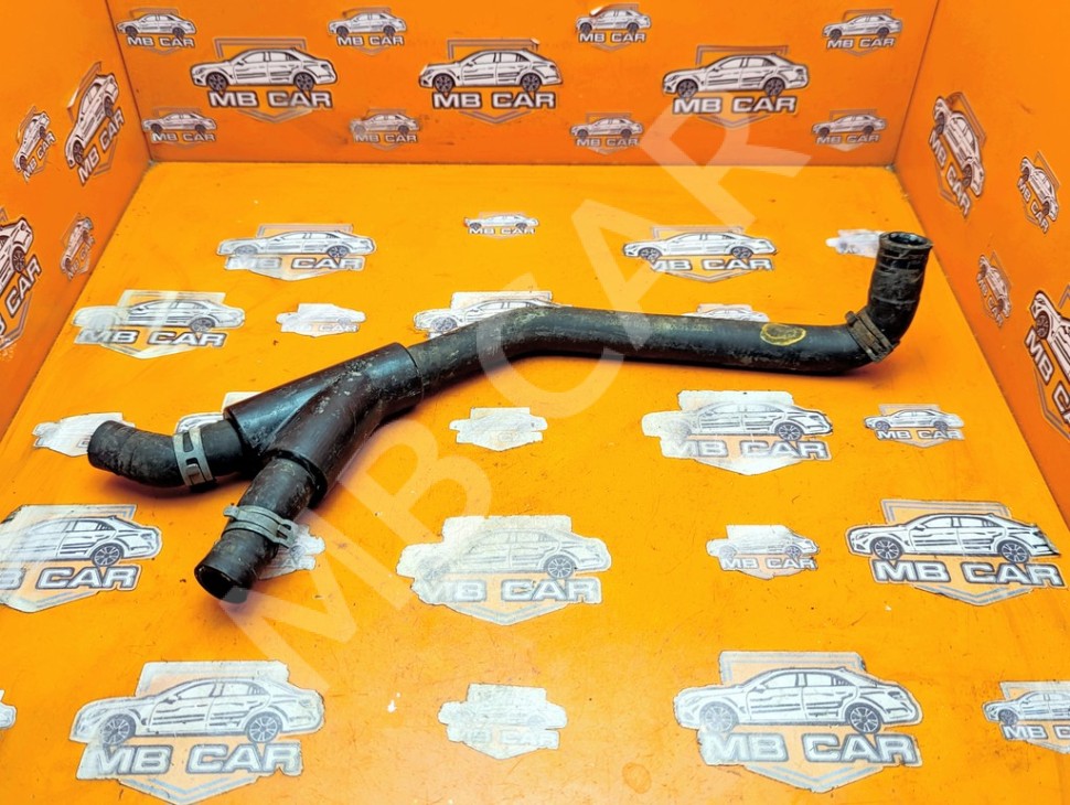 Патрубок ОЖ MERCEDES-BENZ M-класс W163 (1997 - 2001) фото 1 &mdash; Разборка Мерседес