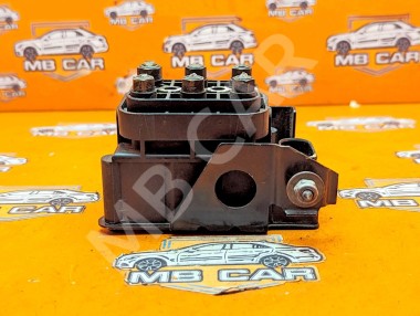 Блок клапанов пневмоподвески MERCEDES-BENZ S-класс W221 (2005 - 2009) &mdash; Разборка Мерседес