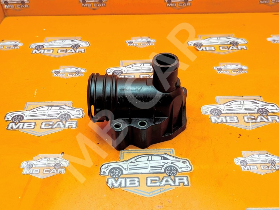 Фланец системы охлаждения MERCEDES-BENZ R-класс W251 рестайлинг 2 (2010 - 2017) фото 1 — Разборка Мерседес