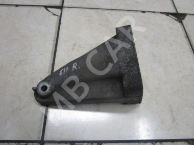 Лапа правая MERCEDES-BENZ C-класс W203/S203/CL203 (2000 - 2004) — Разборка Мерседес