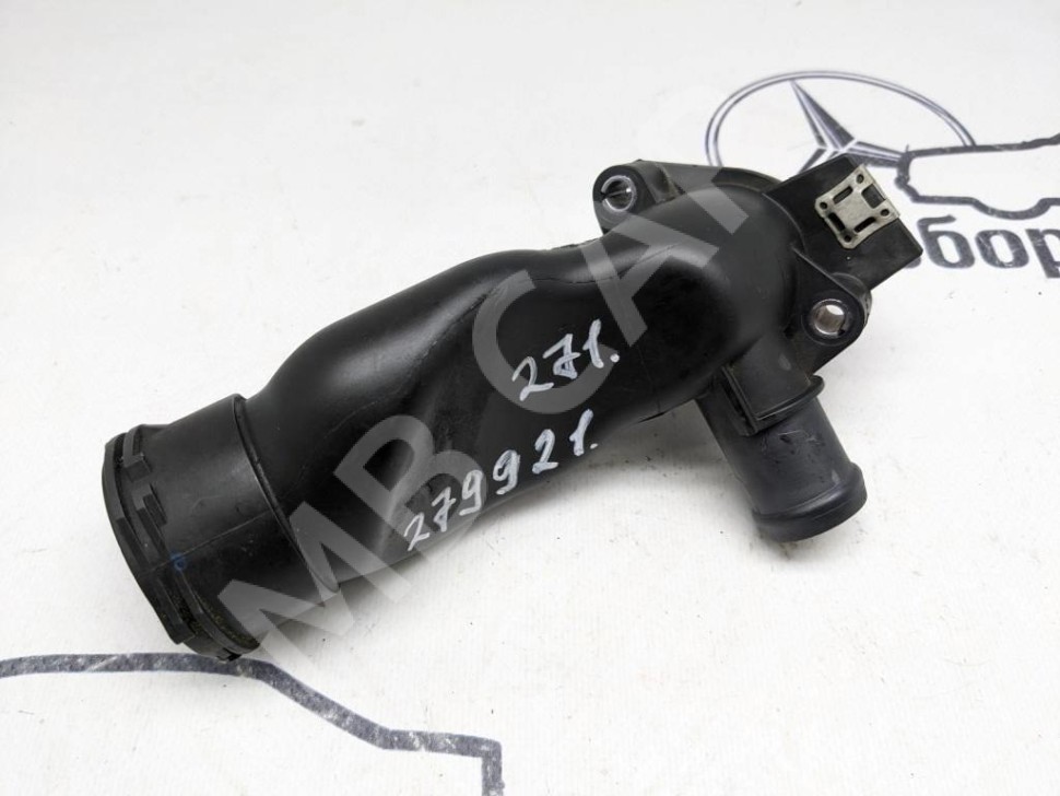 Фланец системы охлаждения MERCEDES-BENZ C-класс W204/S204 (2006 - 2011) фото 1 — Разборка Мерседес