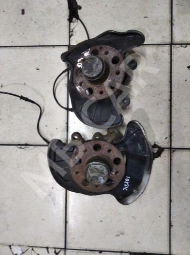 Кулак поворотный передний левый MERCEDES-BENZ C-класс W203/S203/CL203 (2000 - 2004) — Разборка Мерседес