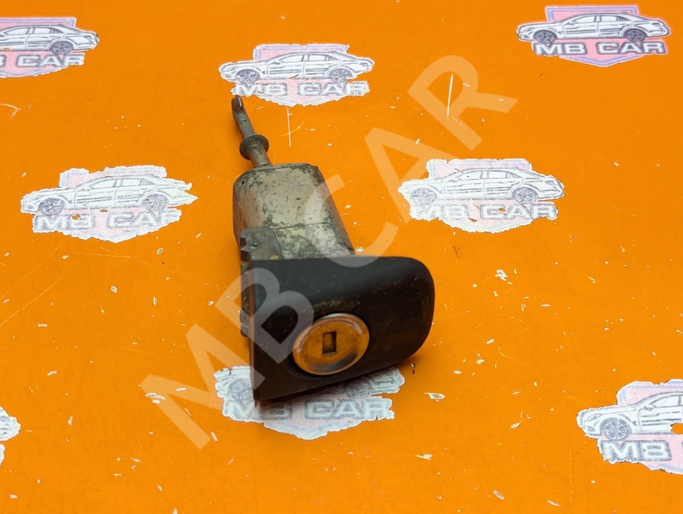 Личинки дверей MERCEDES-BENZ M-класс W163 (1997 - 2001) фото 1 &mdash; Разборка Мерседес