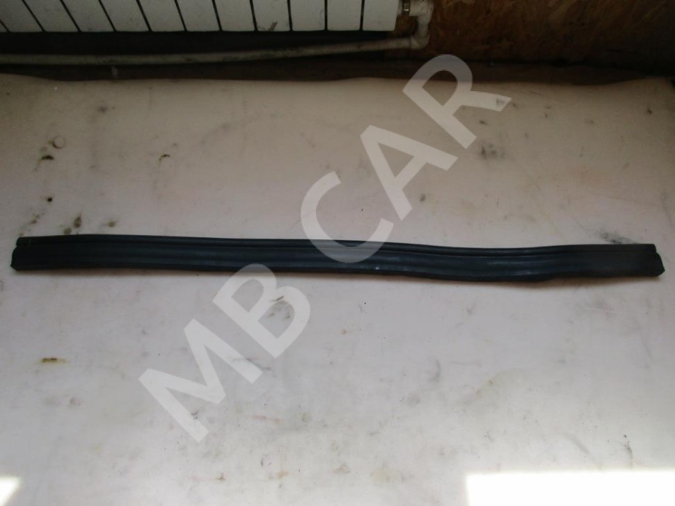 Уплотнитель моторного отсека MERCEDES-BENZ GLE-класс W166 (2015 - 2018) фото 1 — Разборка Мерседес