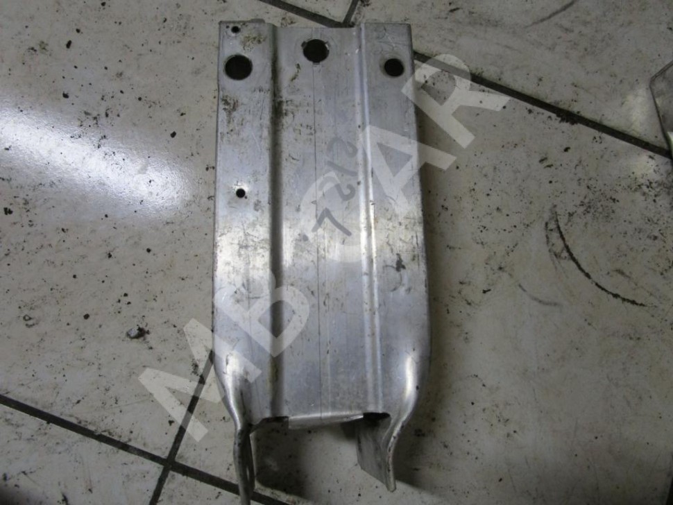 Кронштейн усилителя переднего бампера MERCEDES-BENZ E-класс W212/S212/C207/A207 (2009 - 2013) фото 1 — Разборка Мерседес