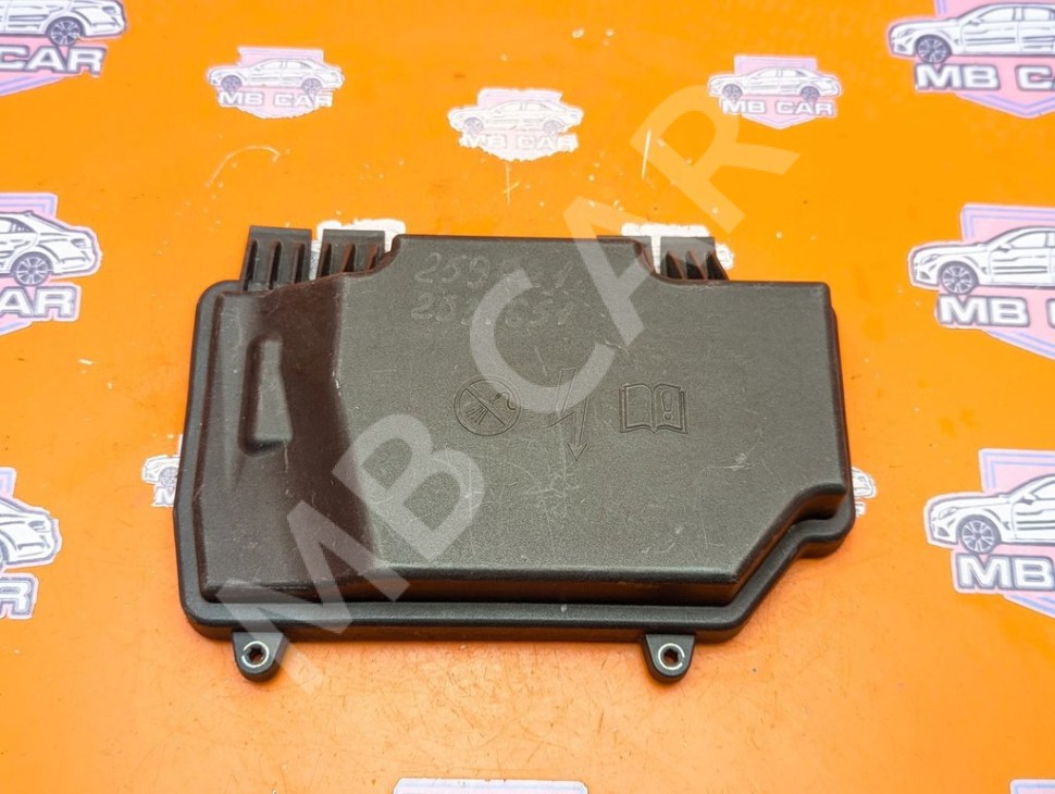 Крышка блока предохранителей MERCEDES-BENZ GLC-класс X253 (2015 - 2019) фото 1 &mdash; Разборка Мерседес