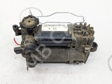 Компрессор пневмоподвески MERCEDES-BENZ S-класс W220 (1998 - 2005) — Разборка Мерседес