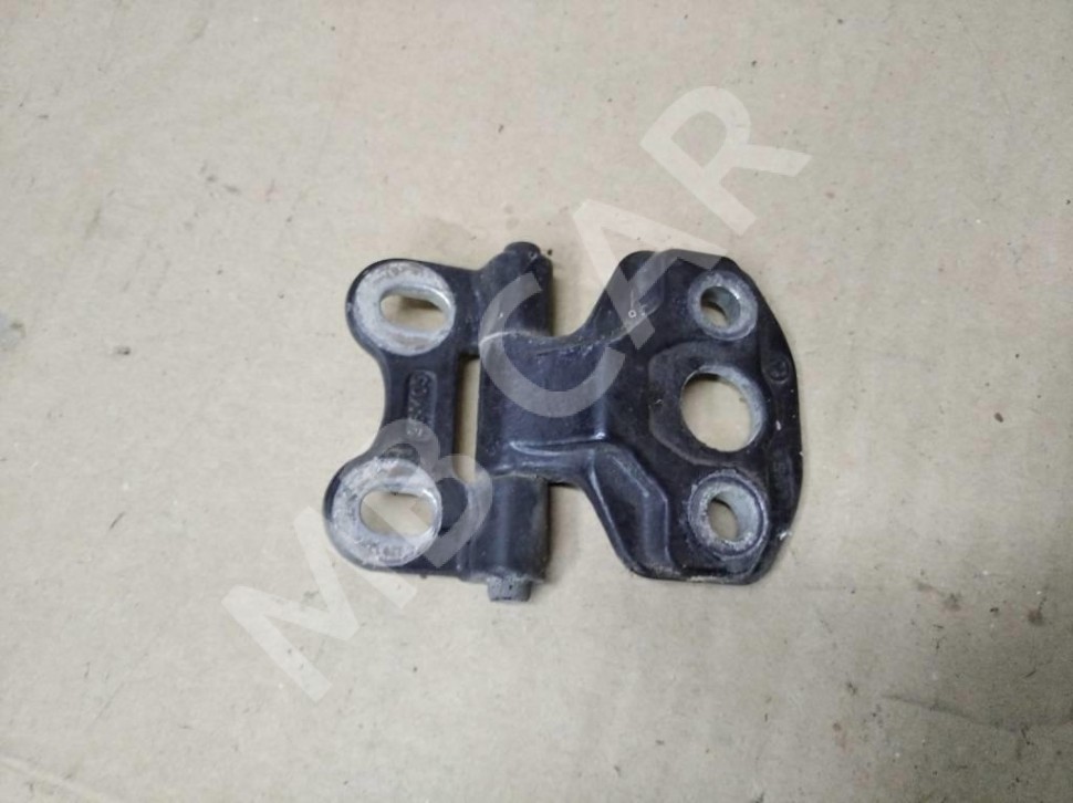 Петля двери MERCEDES-BENZ E-класс W210/S210 (1995 - 1999) фото 1 — Разборка Мерседес