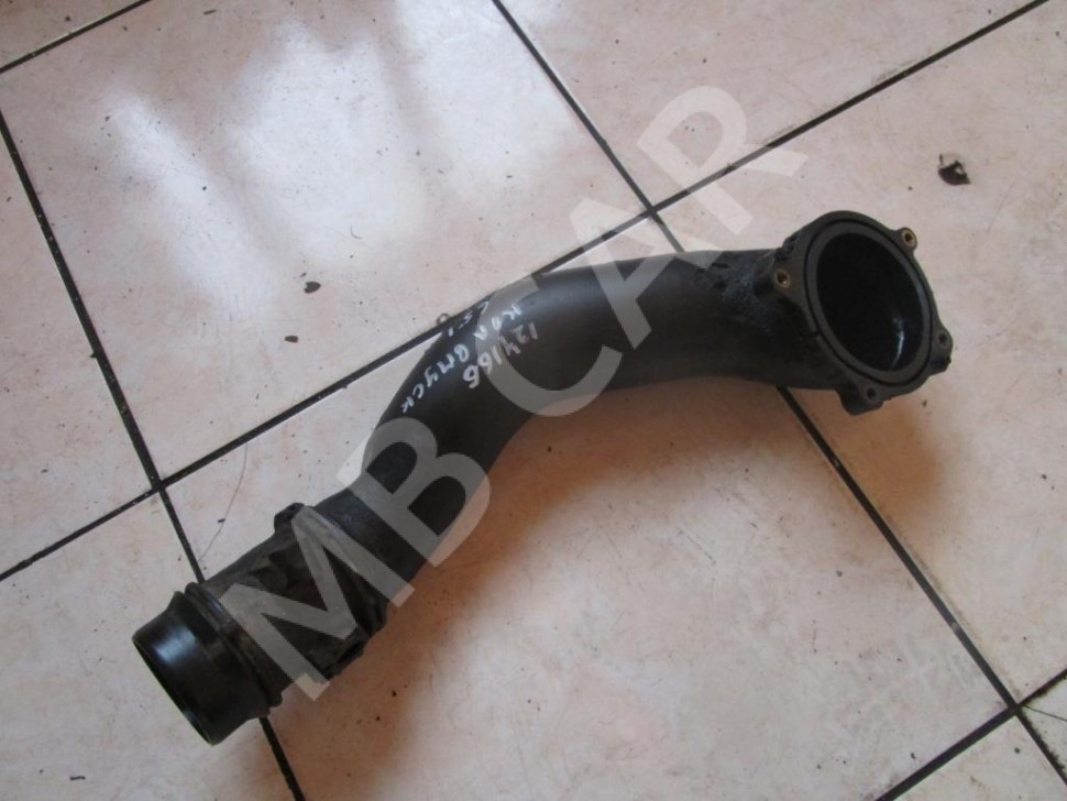 Патрубок впускного коллектора MERCEDES-BENZ C-класс W204/S204 (2006 - 2011) фото 1 — Разборка Мерседес