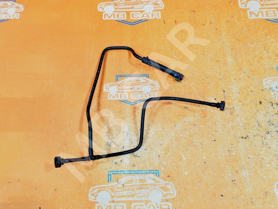 Трубка вентиляции расширительного бака MERCEDES-BENZ GLE-класс W166 (2015 - 2018) фото 1 — Разборка Мерседес