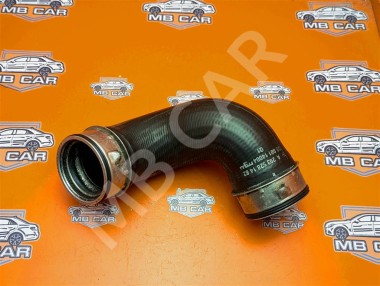 Патрубок интеркулера MERCEDES-BENZ C-класс W203/S203/CL203 (2000 - 2004) — Разборка Мерседес