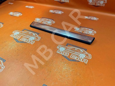 Накладка порога внутренняя MERCEDES-BENZ SL-класс R231 рестайлинг (2016 - 2020) — Разборка Мерседес