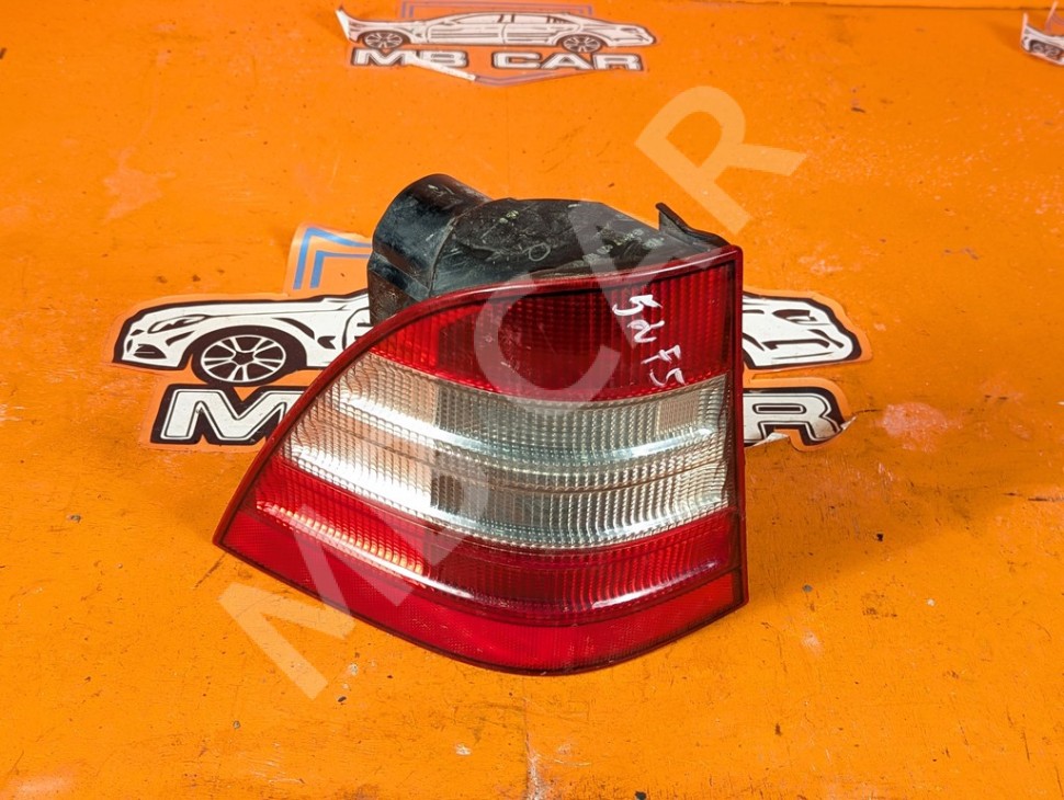 Фонарь задний левый MERCEDES-BENZ M-класс W163 (1997 - 2001) фото 1 &mdash; Разборка Мерседес