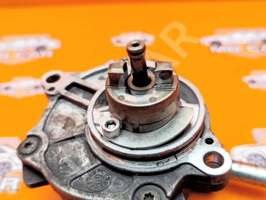 Насос вакуумный MERCEDES-BENZ GL-класс X164 (2006 - 2009) — Разборка Мерседес