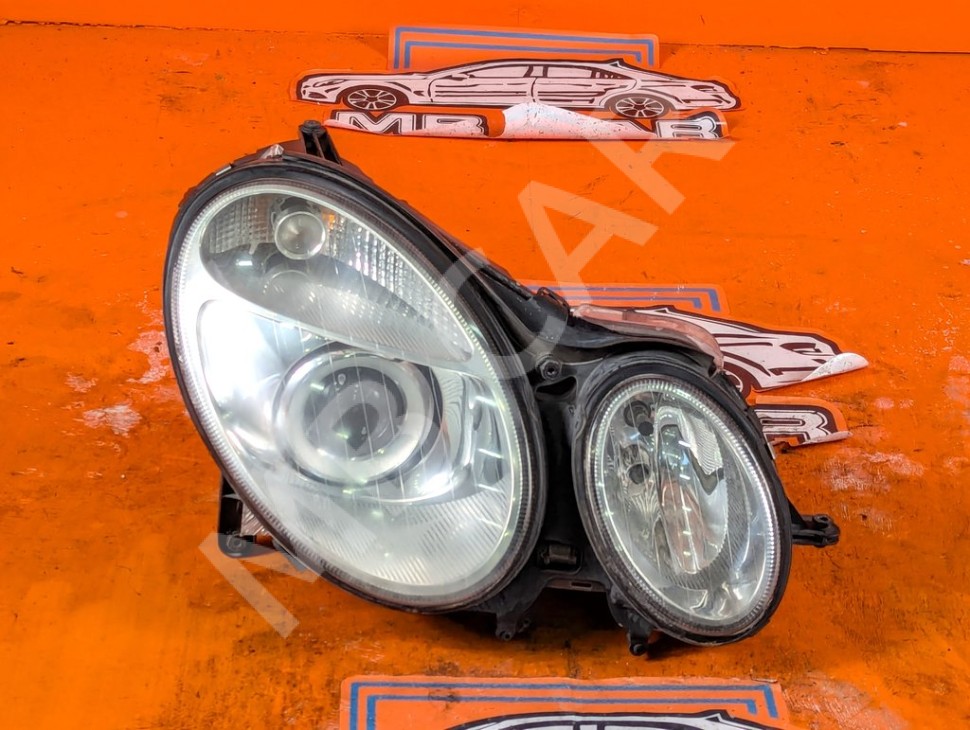 Фара правая MERCEDES-BENZ E-класс W211/S211 (2002 - 2006) фото 1 &mdash; Разборка Мерседес