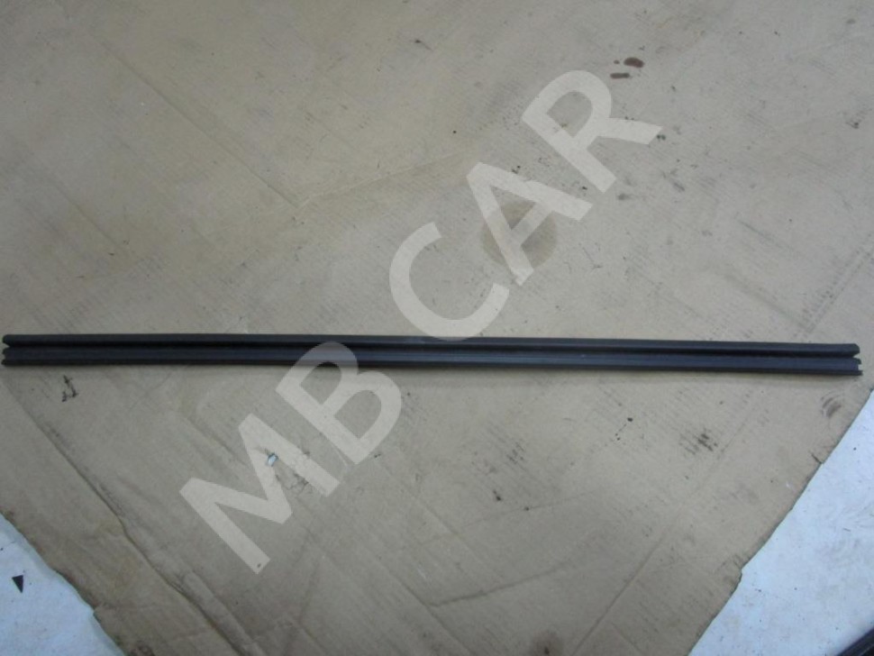 Уплотнитель стекла двери MERCEDES-BENZ B-класс W245 (2005 - 2009) фото 1 — Разборка Мерседес