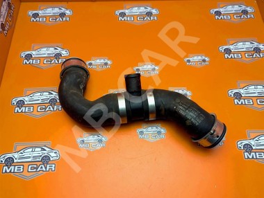Патрубок радиатора MERCEDES-BENZ C-класс W204/S204 (2006 - 2011) — Разборка Мерседес