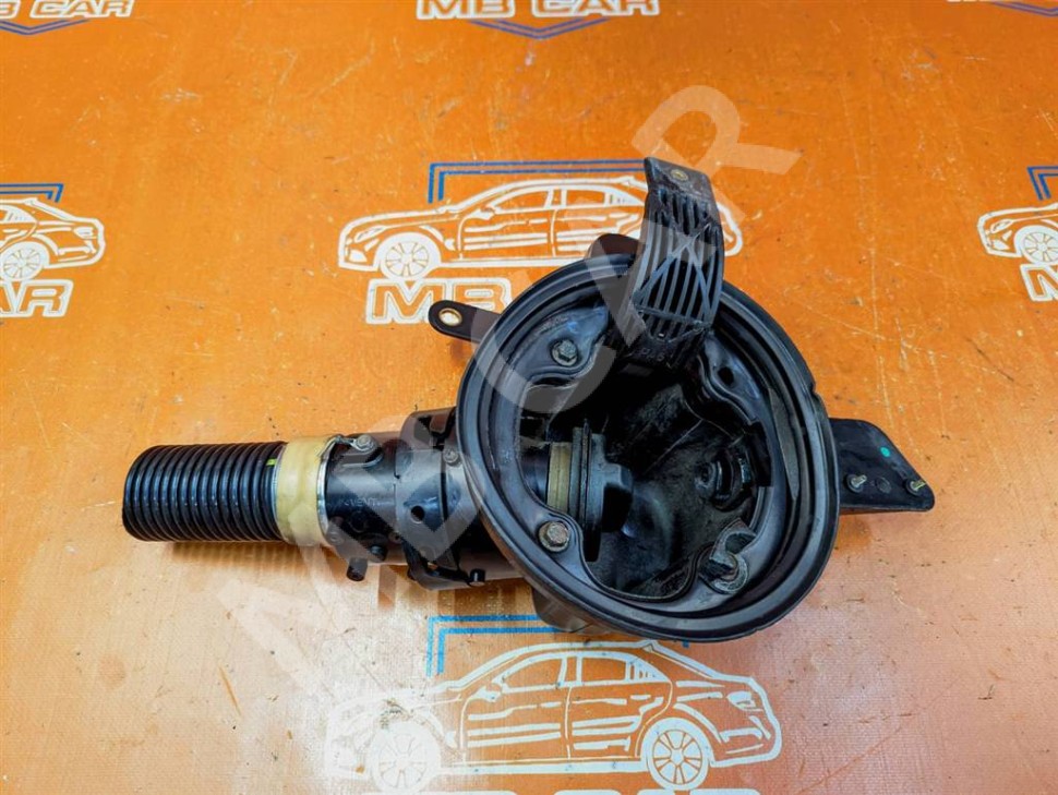 Заливная горловина MERCEDES-BENZ M-класс W163 рестайлинг (2001 - 2005) фото 1 — Разборка Мерседес