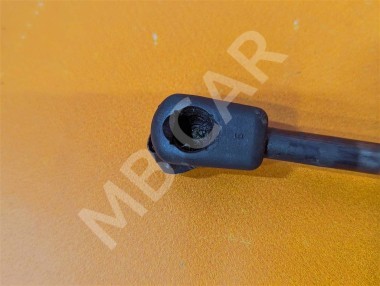 Амортизатор крышки багажника MERCEDES-BENZ A-класс W168 (1997 - 2001) — Разборка Мерседес